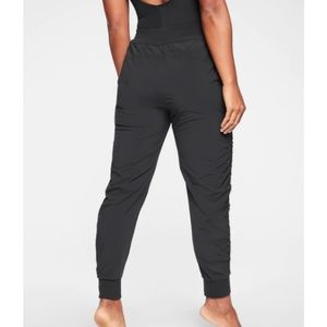 Athleta Black Attitude Pant - 8